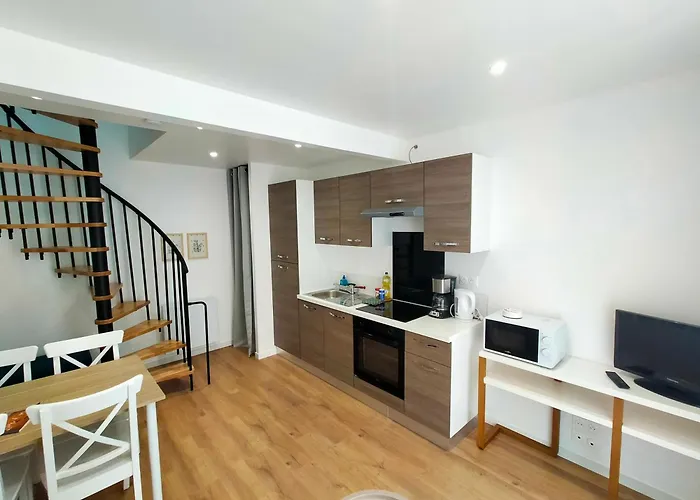 Aux Portes Des Marais