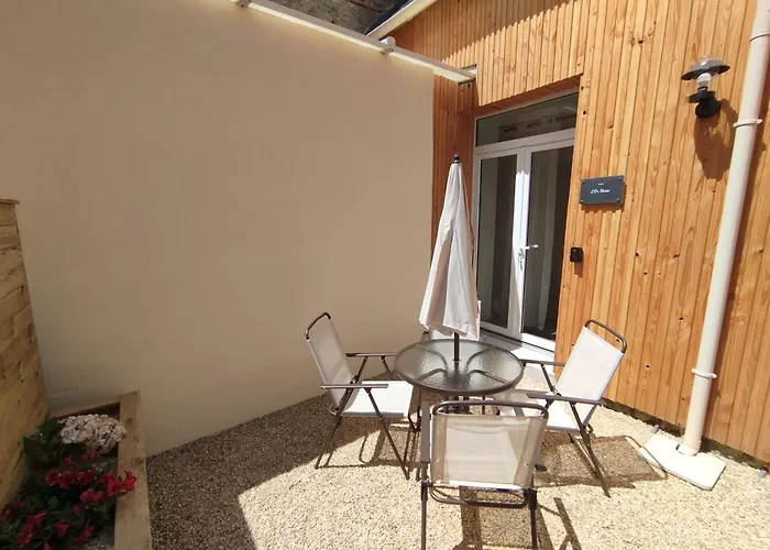 Aux Portes Des Marais